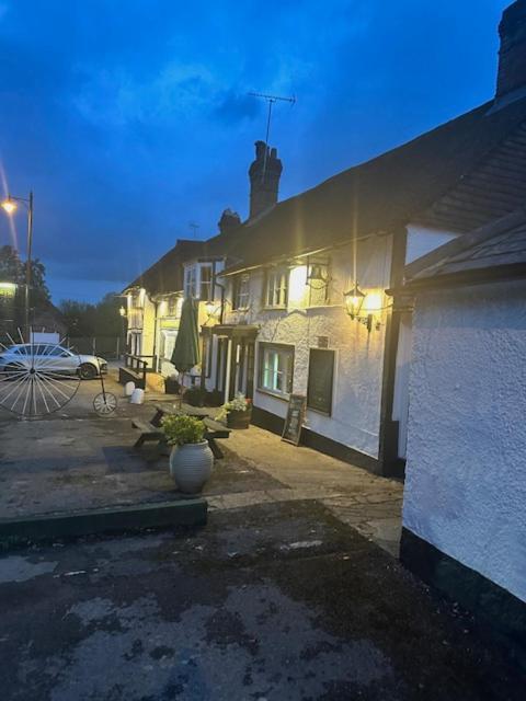 The Stonemasons Inn Петуърт Екстериор снимка