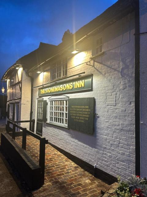 The Stonemasons Inn Петуърт Екстериор снимка