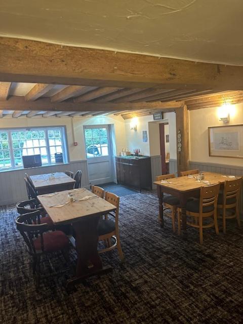 The Stonemasons Inn Петуърт Екстериор снимка