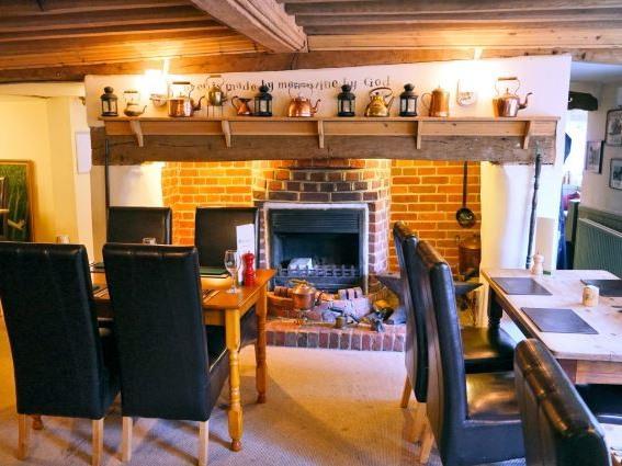 The Stonemasons Inn Петуърт Екстериор снимка
