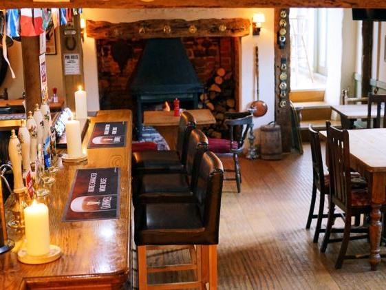 The Stonemasons Inn Петуърт Екстериор снимка