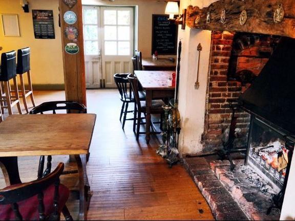 The Stonemasons Inn Петуърт Екстериор снимка